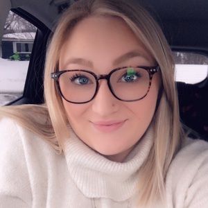 Meet your Posher, Erica